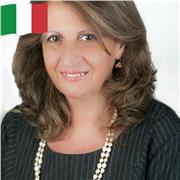 Docente conservatorio impartisce accurate lezioni di pianoforte e materie teoriche come solfeggio armonia e analisi